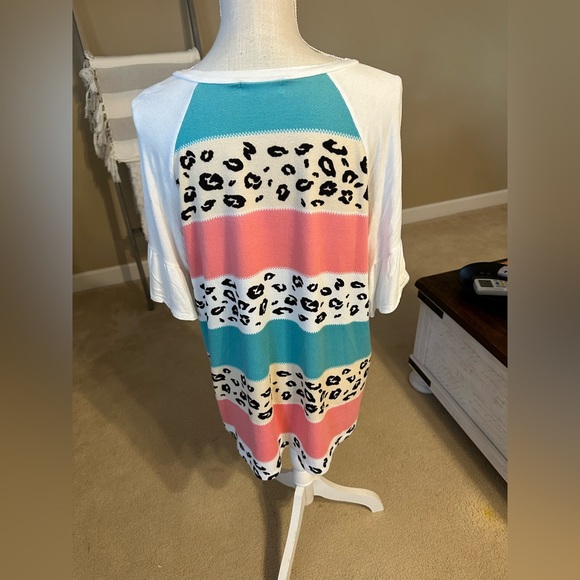 EUC Woman’s Perfect Peach Top - XL - Picture 2 of 3